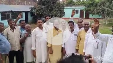 पतरघट: पतरघट प्रखंड के राजद कार्यालय में राजद सुप्रीमो लालू प्रसाद यादव का 78वां जन्मदिन मनाया गया