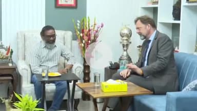 कांके: कांके रोड स्थित सीएम आवास में मुख्यमंत्री से जर्मनी के राजदूत फिलिप एकरमैन ने की मुलाकात