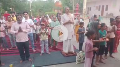 धनौरा: गजरौला के चौहानपुरी स्थित मां दुर्गा मंदिर में हुई भजन संध्या, लोगों ने हनुमान चालीसा व बजरंग बाण का किया गुणगान