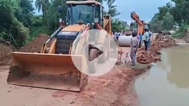 ବାଣପୁର: ବଡ଼ ଶଙ୍ଖ ନିକଟରେ ଅସ୍ଥାୟୀ ରାସ୍ତା ଉପରେ ବର୍ଷା ଜଳ, ଯାତାୟାତ ଠପ