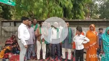 बहराइच: कलेक्ट्रेट स्थित धरना स्थल पर भाकियू भानु के पदाधिकारियों ने किया प्रदर्शन, पांच सूत्री मांगों का सौंपा ज्ञापन