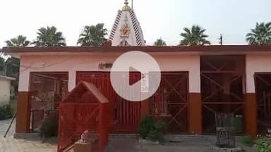 धनौरा: गजरौला रेलवे स्टेशन पर स्थित 200 साल पुराना मंदिर, जहां सुबह-शाम होती है पूजा अर्चना, दर्शन मात्र से होती है इच्छा पूरी