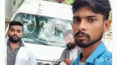 नानपारा: अमरैया गांव समेत 4 गांव में मोबाइल वेटनरी यूनिट की टीम ने पशुओं के गलाघोटू का निशुल्क टीकाकरण किया