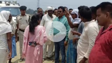 बलिया: साहेबपुरकमाल विधानसभा के विधायक व अधिकारियों ने भवानंदपुर में बाढ़ रोधी कार्य का निरीक्षण किया