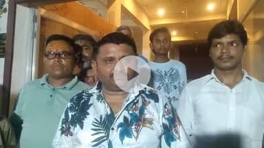 खबर औरैया से मोहल्ला होमगंज में हुआ जगन्नाथ जी के विशाल भंडारे का आयोजन जानकारी देते पूर्व सभासद पंकज मिश्रा