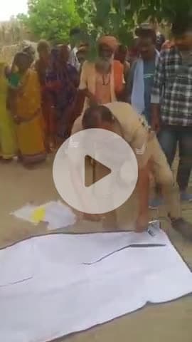 पीलीभीत: माला रेलवे स्टेशन के पास तेज रफ्तार कार ने घर के बाहर खेल रहे मासूम बच्चे को मारी टक्कर, मासूम की मौत