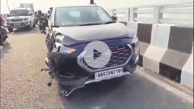 पटना ग्रामीण: पटना: जेपी सेतु पुल पर गायघाट के पास खड़ी कार को दूसरी कार ने मारी टक्कर, सभी सवार सुरक्षित