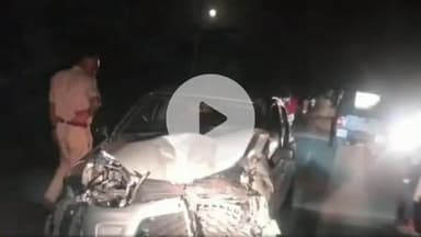 हमीरगढ़: मंगरोप थाना क्षेत्र में पेड़ से टकराई कार, चालक घायल होकर जिला चिकित्सालय में भर्ती