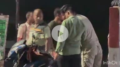 हिसुआ: हिसुआ में पुलिस ने एसपी के आदेश पर चलाए बाइक चेकिंग अभियान, लोगों से की विशेष पूछताछ