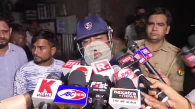 कानपुर: चमनगंज में तीन मंजिला जनरल स्टोर में आग लगने के मामले की जानकारी CFO दीपक शर्मा ने दी