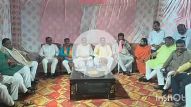 बलरामपुर: सदर विधायक पलटू राम ने देर रात क्षेत्र के विभिन्न कार्यक्रमों में शामिल लोगों से एक राष्ट्र, एक चुनाव पर की चर्चा