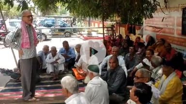 जेके की जमीन पर भूमाफियाओं के साथ सरकार की भी नजर
-बकाया वेतन भुगतान की मांग:113वें दिन भी जारी रहा जेके मजदूरों का धरना