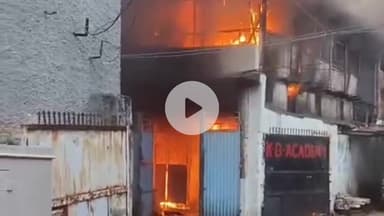 कांके: हिंदपीढ़ी थाना क्षेत्र के कई घरों में लगी आग, दमकल टीम ने कड़ी मशक्कत के बाद पाया काबू