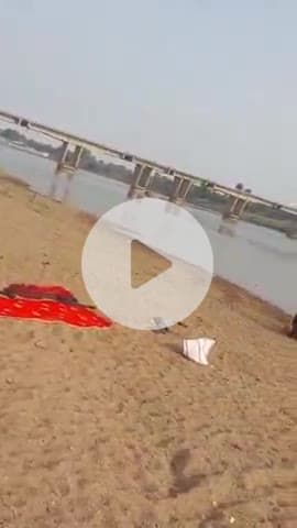 बाबई: माखन नगर के नसीराबाद घाट पर जेष्ठ पूर्णिमा पर श्रद्धालुओं ने माँ नर्मदा में लगाई आस्था की डुबकी