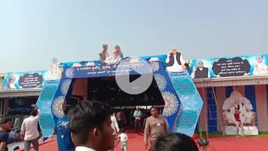 यहां पर रखे गए हैं सभी धर्मों के पवित्र धर्म ग्रंथ।
धर्मग्रंथों का सम्मान कोई इनसे सीखे।