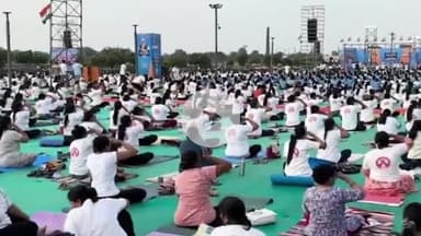 અમદાવાદ શહેર: શહેરમાં રિવરફ્રન્ટ ખાતે મુખ્યમંત્રી ભૂપેન્દ્ર પટેલની અધ્યક્ષતામાં 'સ્વસ્થ ગુજરાત, મેદસ્વિતામુક્ત ગુજરાત' અભિયાન યોગ શિબિર યોજાઈ