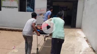 लोहरदगा: लोहरदगा रेलवे ट्रैक पर सासाराम रांची इंटरसिटी एक्सप्रेस में युवक का पैर फंसा, रिम्स रेफर