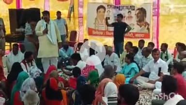 नवादा: बुधौल के नियोजनालय के पास कांग्रेस जिला अध्यक्ष के नेतृत्व में रोजगार की मांग को लेकर किया गया प्रदर्शन