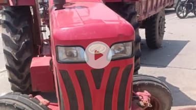 रोहतास: तूम्बा गांव के पास तिलौथू-अकबरपुर सड़क पर ट्रैक्टर और कार की टक्कर, लोग बाल-बाल बचे