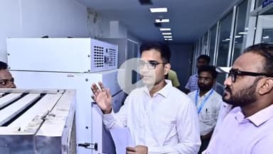 मोतिहारी: मोतिहारी के जिलाधिकारी ने सदर अस्पताल में स्थित आरटी पीसीआर लैब का किया निरीक्षण