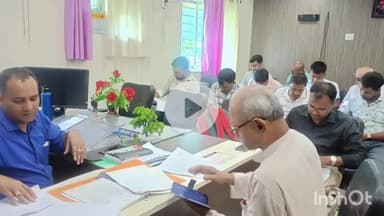 कौआकोल: प्रखंड विकास पदाधिकारी ने कार्यालय में आगामी विधानसभा चुनाव को लेकर BLO और सुपरवाइजर को दिया प्रशिक्षण