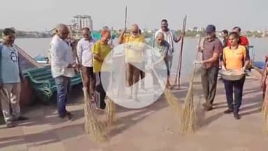 लाडपुरा: किशोर सागर की पाल पर नगर निगम अधिकारियों ने श्रमदान किया, वंदे गंगा जल संरक्षण जन अभियान के तहत हुआ आयोजन