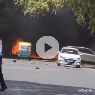 અમદાવાદ શહેર: પ્લેન ક્રેશ બાદ ફાટી નિકળેલ આગનો ભયાવહ વીડિયો આવ્યો સામે