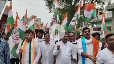 कटिहार: कटिहार में पलायन रोकने और नौकरी की मांग के साथ कांग्रेस का नियोजन कार्यालय में जोरदार प्रदर्शन