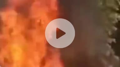 लाडपुरा: एमबीएस अस्पताल परिसर में रखी लकड़ी की बल्लियों में लगी भीषण आग, 2 दमकलों ने पाया काबू, लोग आए दहशत में