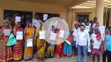 धोरैया: बारकोप डेरू गांव के भूमिहीन लोगों ने अतिक्रमण हटाने के नोटिस पर धोरैया अंचल कार्यालय में जताया क्षोभ