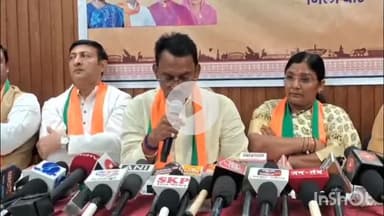 धार: केंद्र में प्रधानमंत्री नरेन्द्र मोदी के 11 वर्ष पूर्ण होने पर मंत्री तुलसी सिलावट ने निजी होटल में की प्रेस वार्ता