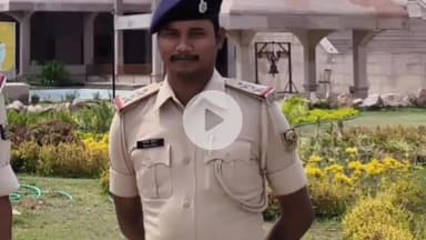 हिसुआ: हिसुआ के एसाआई धर्मवीर कुमार को 10 कांडों में बेहतर काम करने पर ₹10,000 का इनाम मिला