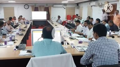 नवादा: नवादा शहरी क्षेत्र के विकास को लेकर डीएम ने विभिन्न विभाग के अधिकारियों के साथ बैठक की, मास्टर प्लान पर की चर्चा