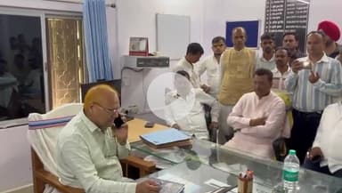 हज़ारीबाग: ज़िले में बिजली की समस्या को लेकर जनजीवन अस्त-व्यस्त, विधायक और सांसद ने विद्युत अधिकारियों को 24 घंटे का अल्टीमेटम दिया