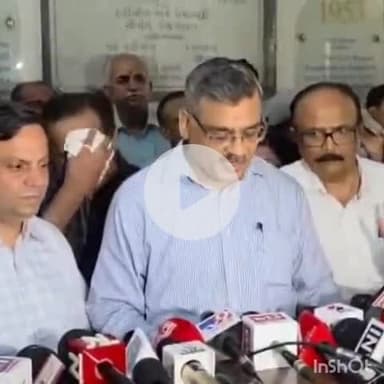 અમદાવાદ શહેર: અમદાવાદ પ્લેન ક્રેશ મામલે આરોગ્ય અગ્ર સચિવ ધનંજય દ્વિવેદીની પ્રેસ કોન્ફરન્સ