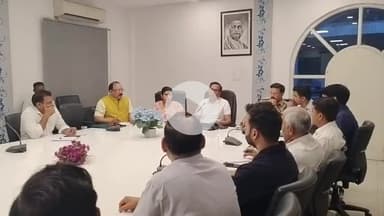 शाहजहांपुर: जिलाधिकारी धर्मेंद्र प्रताप सिंह की अध्यक्षता में कैंप कार्यालय में जिला विकास समिति की बैठक हुई आयोजित