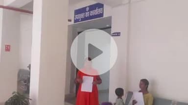 गुमला: नशा मुक्त गुमला ज़िला बनाने की मांग के साथ देवकी देवी ने उपायुक्त को ज्ञापन सौंपा