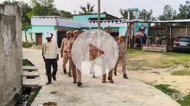 बलरामपुर: जिले के भारत-नेपाल सीमावर्ती क्षेत्र में सुरक्षा के दृष्टिगत पुलिस ने ग्राम सुरक्षा समितियों के साथ की बैठक