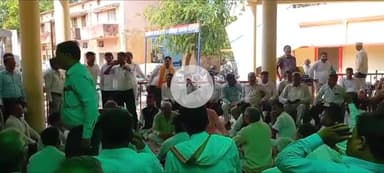 मछलीशहर: मछलीशहर में न्याय के लिए सड़क पर उतरे वकील, अधिकारियों के खिलाफ किया धरना प्रदर्शन