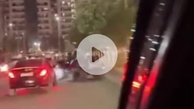 दादरी: ईकोटेक 3 ग्रेटर नोएडा मे रील बनाने के चक्कर मे बीच सड़क थार से स्टंट बाजी करते दिखे युवक,थार से टकराई कार