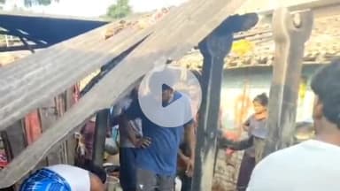 चेरिया बरियारपुर: विक्रमपुर में शॉर्ट सर्किट से दो घरों में भीषण आग, लाखों की संपत्ति जलकर राख