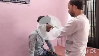 औरैया: दिबियापुर कस्बा के बेला रोड पर तेज रफ्तार कार ने ठेली वाले युवक को मारी टक्कर, युवक हुआ घायल