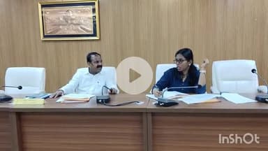 सासाराम: सासाराम के डीआरडीए सभागार में रोहतास एडीएम ने कर्मचारियों के साथ की बैठक