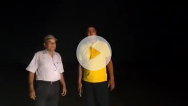 शाहजहांपुर: रोजा के सरही गांव में पुलिस प्रशासन ने की छापेमारी, अवैध मिट्टी खनन कर रही जेसीबी को किया ज़ब्त