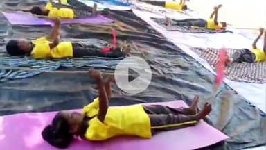 கெங்கவல்லி: 79வது சுதந்திர தினத்தை வரவேற்று நடுவலூரில் பள்ளி மாணவர்கள் தரையில் படுத்து 79 நிமிடம் சிலம்பம் சுற்றி சாதனை