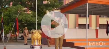 बलिया: पुलिस अधीक्षक ओमवीर सिंह ने परेड ग्राउंड पुलिस लाइन में ली परेड की सलामी