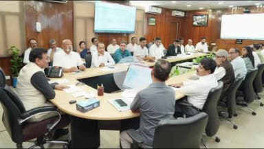 देहरादून: सचिवालय में मुख्य सचिव आनंद बर्धन की अध्यक्षता में हुई बैठक, दिए गए निर्देश