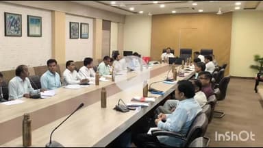 धार: कलेक्टर सभाकक्ष में जिला कौशल समिति की हुई बैठक, ITI में प्रवेश और योजनाओं पर हुई चर्चा