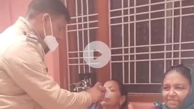 राजगढ़ी: यमुनोत्री धाम में बिगड़ी महिला श्रद्धालु की तबियत, पुलिस जवानों ने की मदद