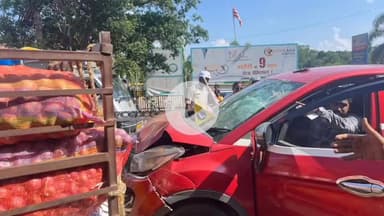 कांके: करमटोली चौक के पास कार चलाना सीख रहे युवक ने ऑटो को मारी टक्कर, ऑटो चालक घायल